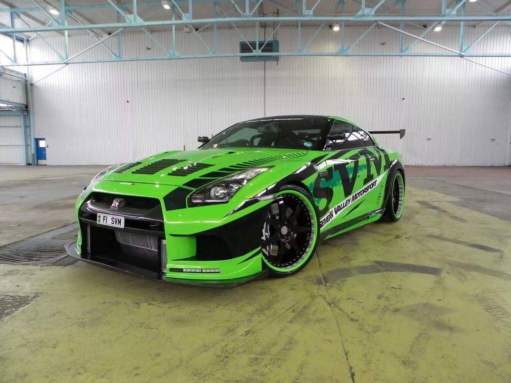 Машина tuning. Ниссан ГТР зеленый. Ниссан ГТР 35 зеленый. Nissan GTR r35 Tuning Drift. Nissan GTR r35 Tuning Monster.