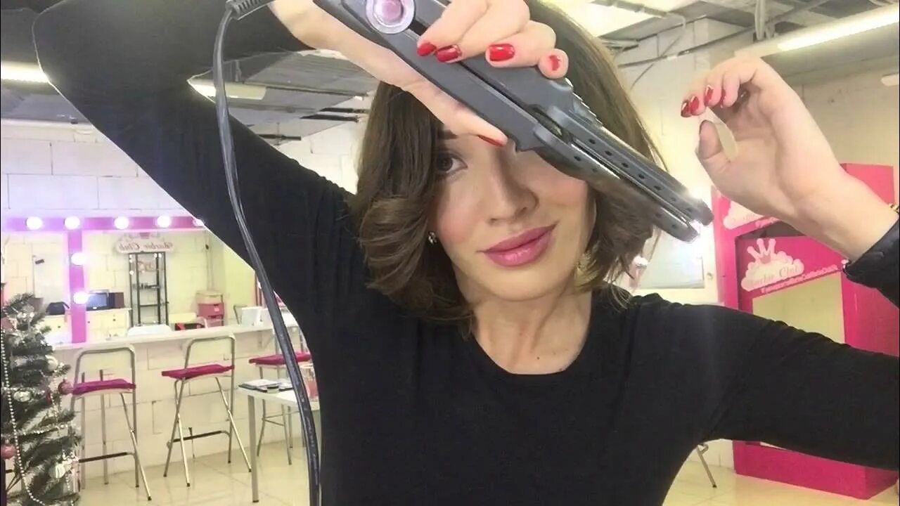Как накрутить каре на плойку. Завивка на утюжок каре. завивка утюжком на короткие волосы. укладка плойкой на боб каре. укладка каре утюжком.