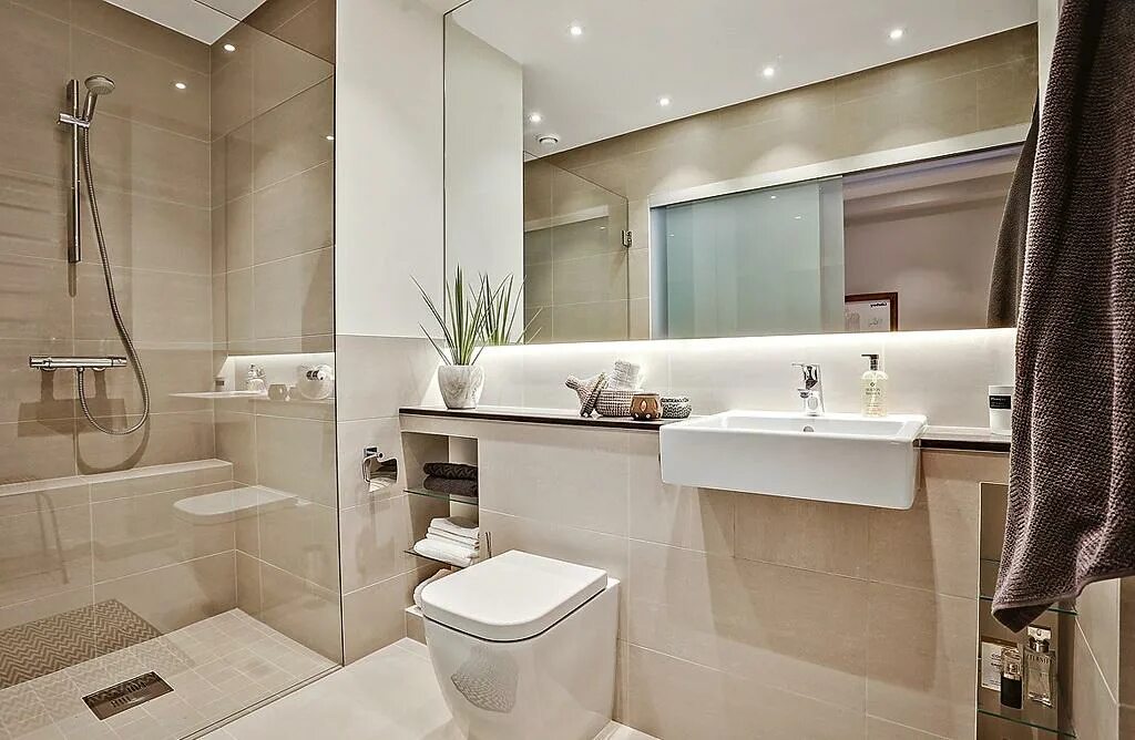 Современная ванная комната. Ванная с туалетом. Дизайн интерьера ванной комнаты. Современный интерьер ванной комнаты.