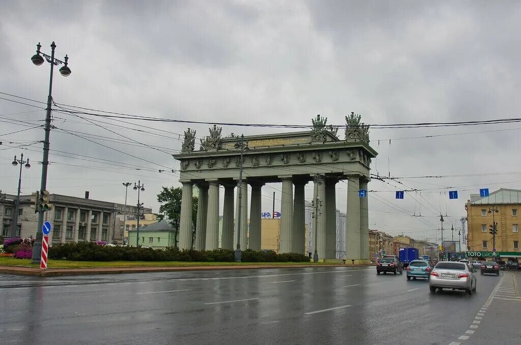 Метро московская ворота спб. Станция московские ворота Санкт-Петербург. Метро московские ворота. Московские ворота конструкции. Московские ворота красно зелёные.