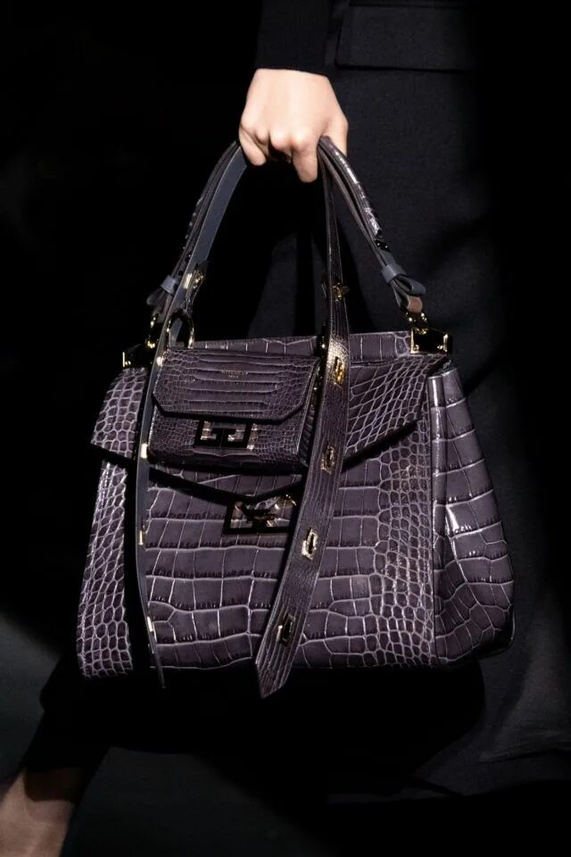 Pin von Gia Pit auf Τσάντες σχεδιαστών Handtaschen, Kleid winter, Herbst winter