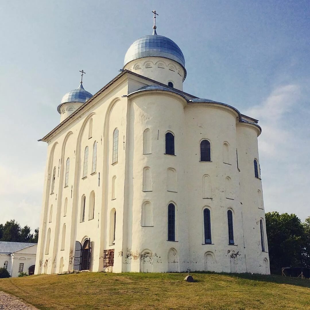 Святыни новгорода. Церкви Великого Новгорода. Церковь Симеона Богоприимца Великий Новгород. Юрьев монастырь Великий Новгород. Неопалимовская Церковь Великий Новгород.