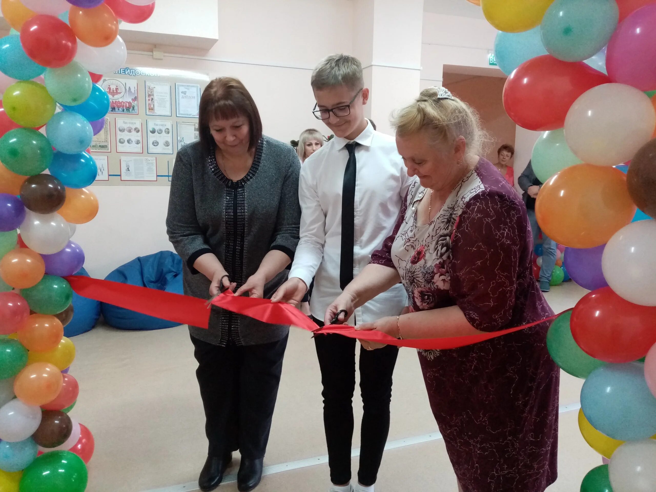 Школа эскиз челябинск. Школа энтузиаст. Энтузиастская школа юрьев-польский район. Энтузиастская школа юрьев-польский район село. Школа покровский квартал шоссе энтузиастов.