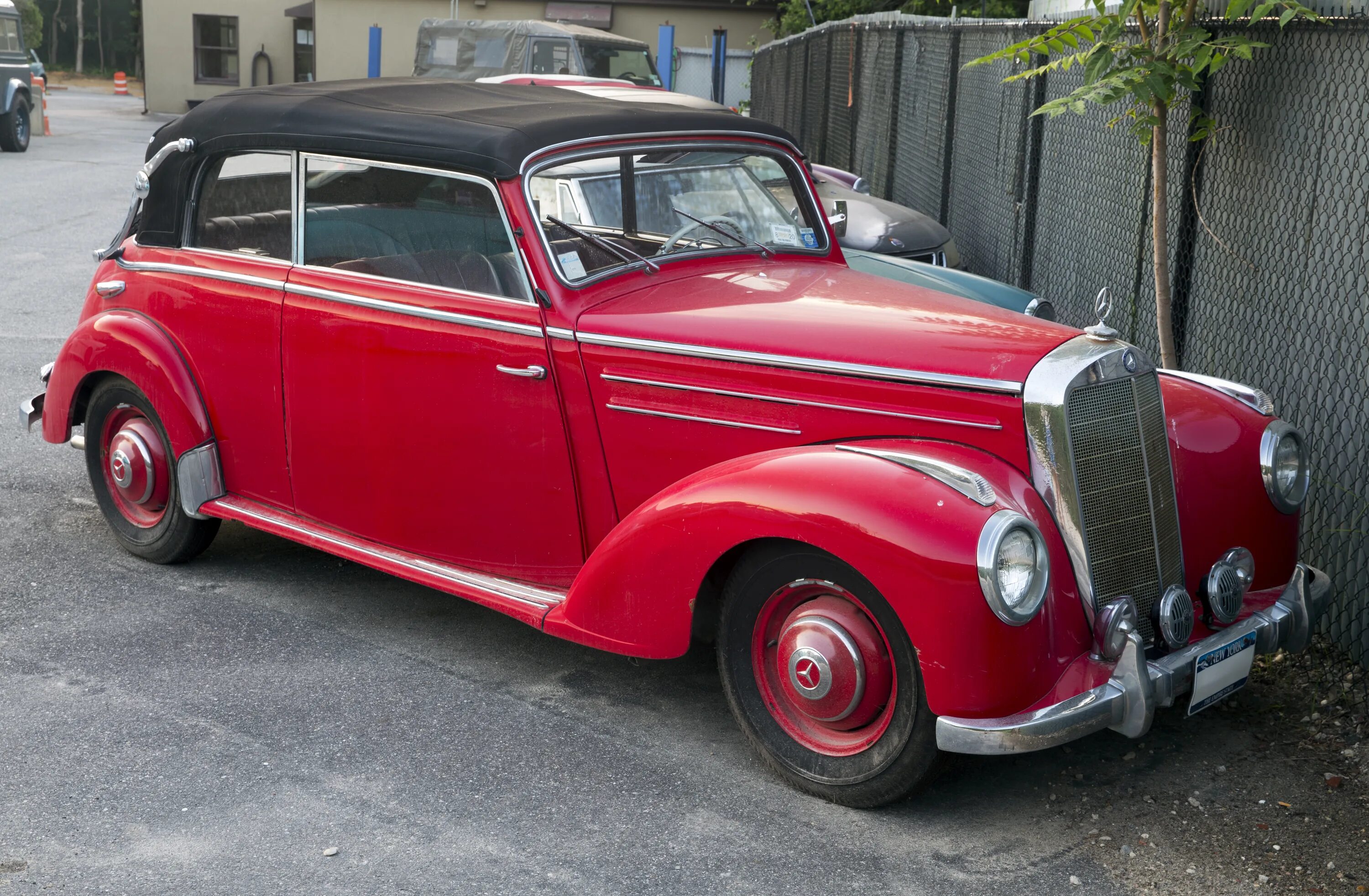 Mercedes-Benz w187. Mercedes-Benz 220 w187 (1951). Mercedes-Benz w187 Wikipedia.