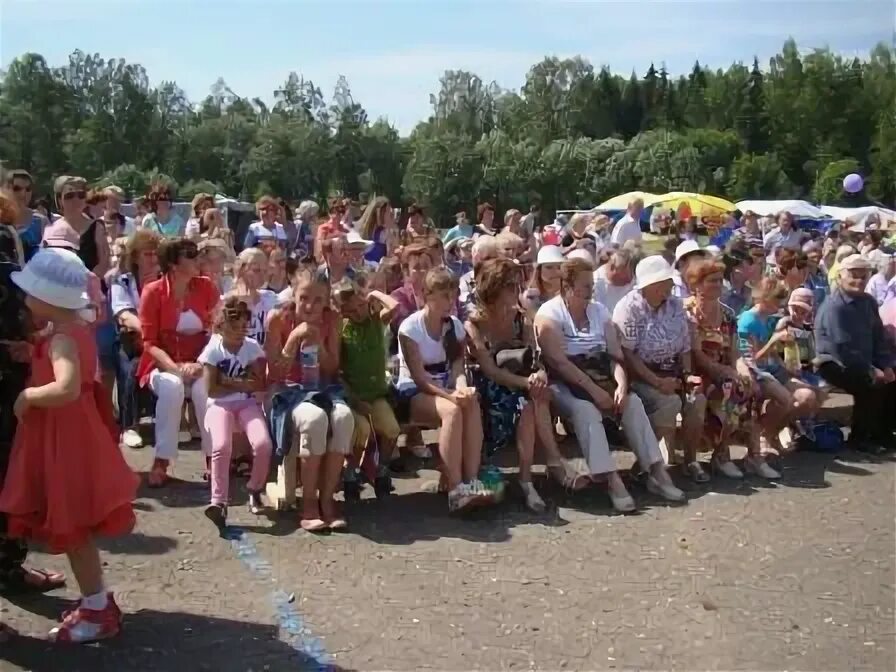 Погода п озерный. Поселок Озерный Смоленская область. Администрация поселка Озерный. Пос Озёрный Смоленская. Население посёлок Озёрный Смоленской области.