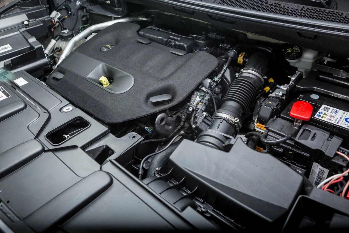Peugeot 5008 двигатели. Пежо 3008 дизель под капотом. Моторный отсек пежо 508. Пежо 5008 под капотом. Пежо 3008 дизель под капотом.