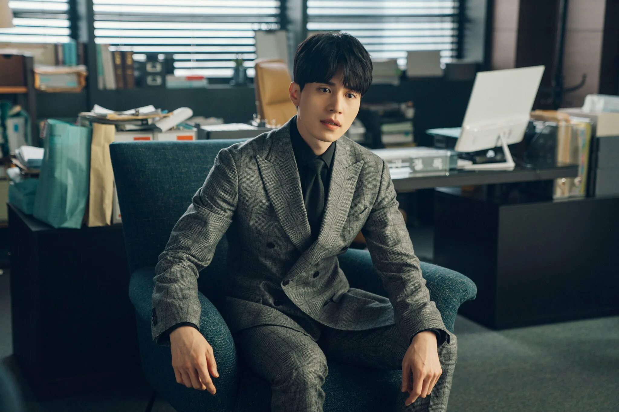 Ук новый дон. Ли Дон УК. Lee dong Wook дорамы. Lee dong-Wook в дораме. Lee dong Wook 2022.