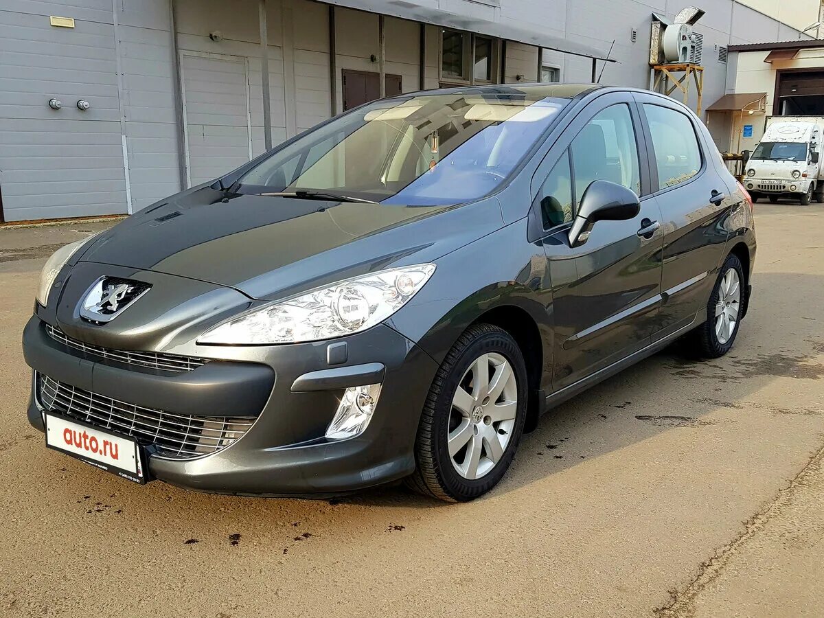 Машина пежо автомат. Пежо 308 2011 года. Пежо 308 рестайл. Пежо 308 серый. Пежо 308 рестайлинг.