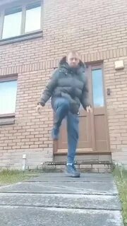 Хеллоу мера манера крутит меру
