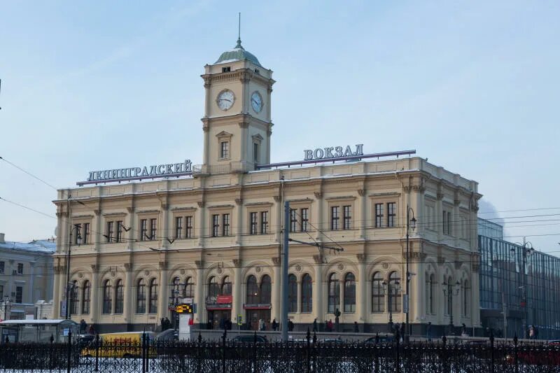 Ленинградский вокзал москва фото снаружи. Ленинградский вокзал в москве телефон. Ленинградский вокзал в москве телефон. Ленинградский вокзал в москве телефон. Ленинградский вокзал фото снаружи.