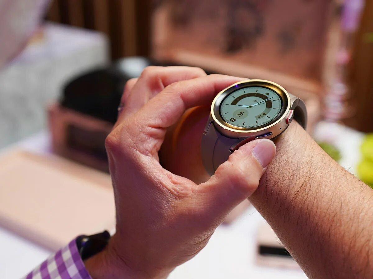 Galaxy watch 5 lte. Samsung galaxy watch 5 pro. samsung galaxy watch функционал. samsung galaxy watch 5 pro gold edition. galaxy watch 5 pro титан.