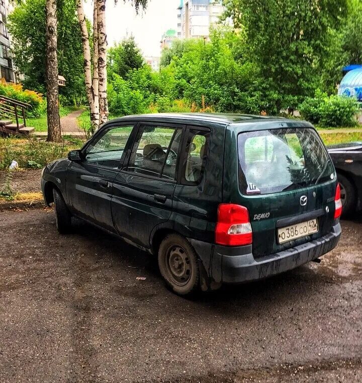 Демио 1 поколение. Мазда Демио 2001 1.3. Mazda Demio 1g. Mazda Demio 1 поколение. Mazda Demio 1.3 l -.