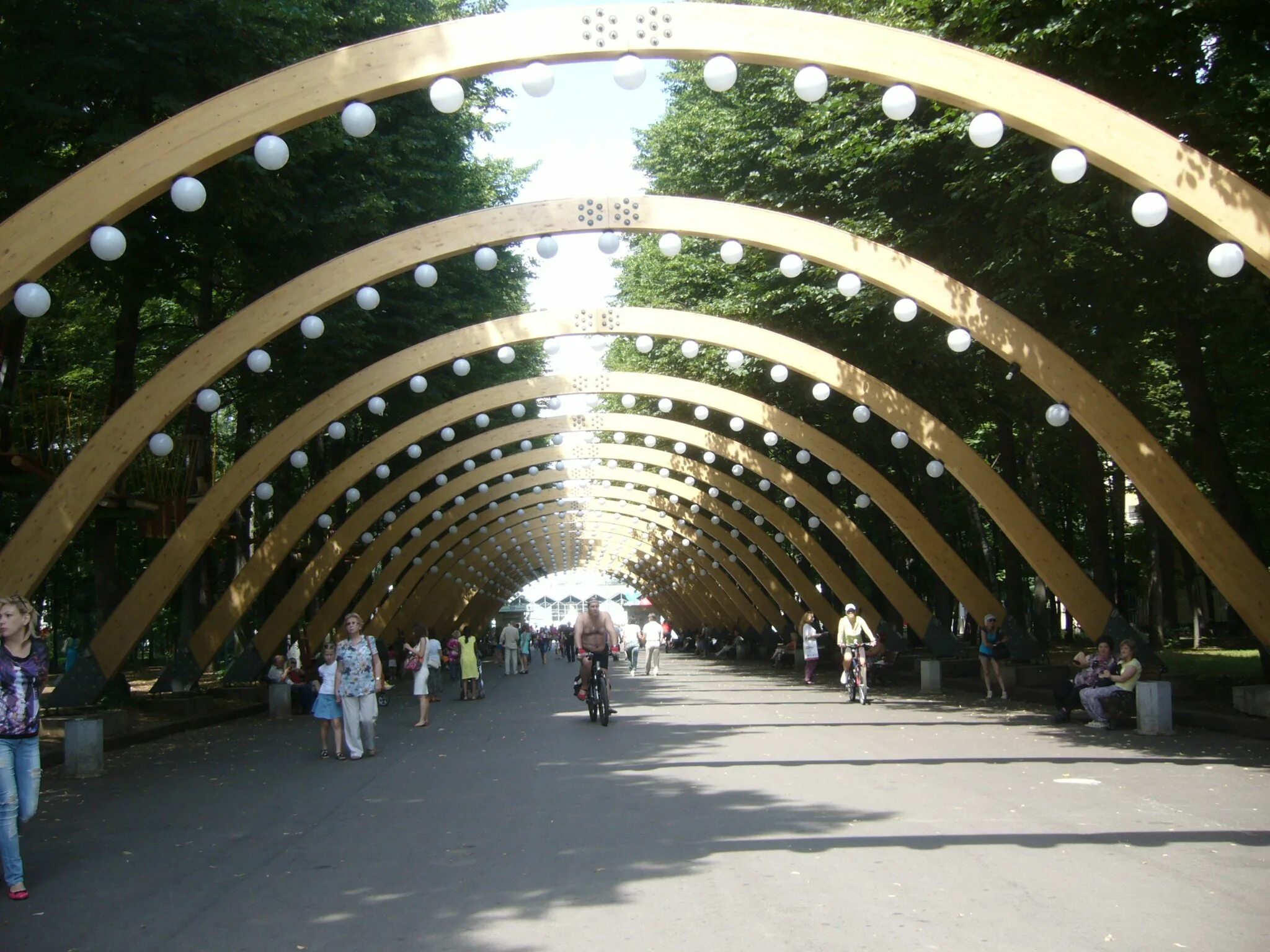 Парки для прогулок. Московский парк Сокольники. ПКИО «Сокольники» в Москве. Парк Горького Сокольники. Парк в Сокольниках в Сокольниках в Москве.