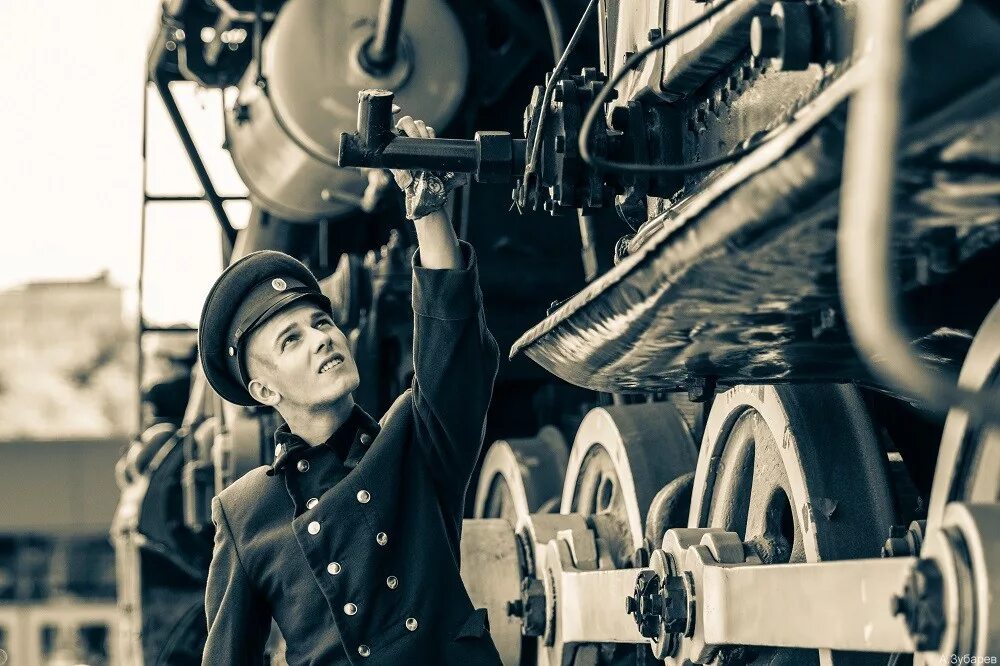 Robinson r44 raven 2. Художник игорь ильинский остров сокровищ. Синьор робинзон фильм опять про море. Утриш вертолет. Робинзон железнодорожников.