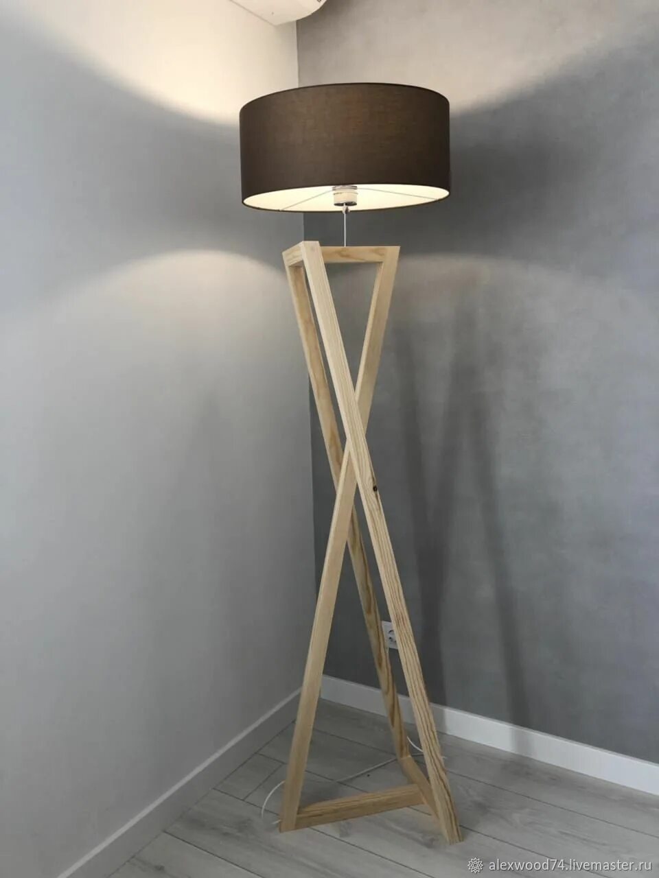 17 Delightful Wooden Floor Lamp Designs That Will Catch Your Eye Floor lamp desi