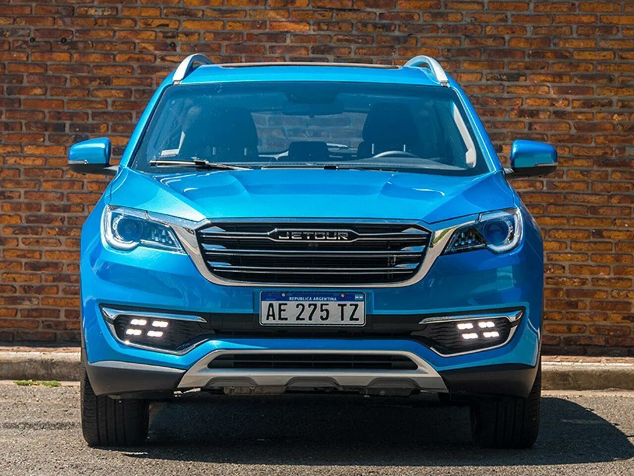 Jetour саратов. Jetour x70. Jetour x70 narxi. Foton Jetour. Jetour x70 logo.