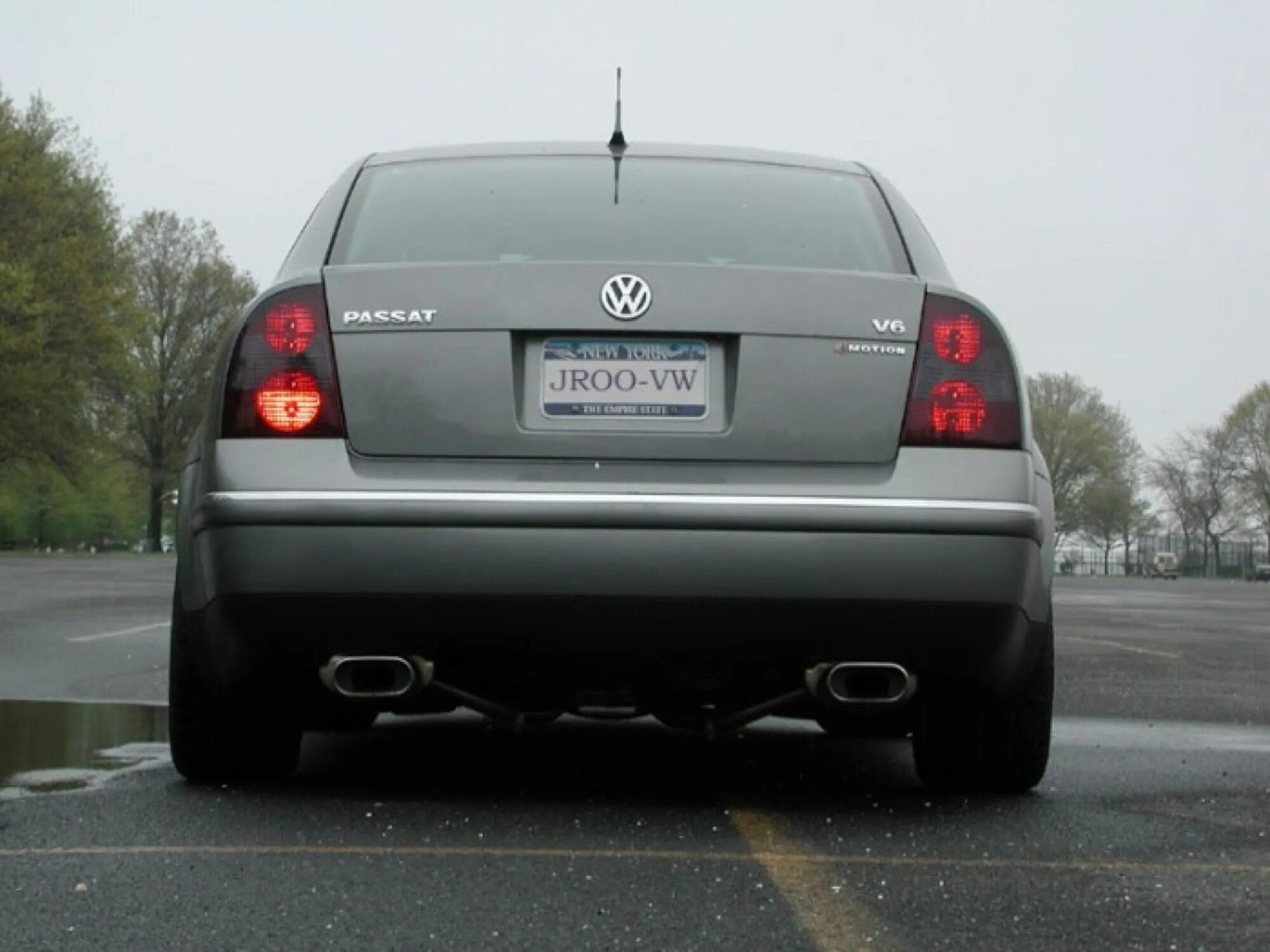 Б 5 х 2. Volkswagen Passat b5 выхлоп. Выхлоп Пассат б5. VW Passat b5 сзади. Двойной выхлоп Пассат б5+.