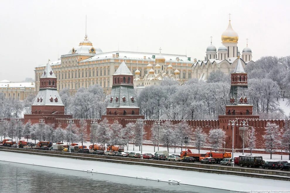 Современная Москва в снегу. Достопримечательность Москвы в снегу. Зима 2019-2020 в Москве. Москва Кремль после снегопада