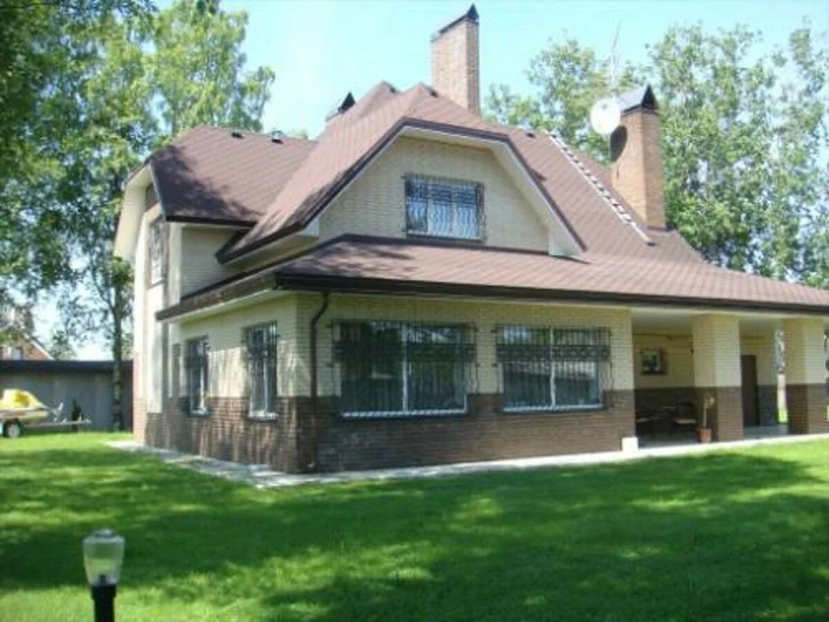 Элитные коттеджи. Коттеджный поселок консульская деревня репино. Коттедж в санкт-петербурге. Коттеджи в санкт петербурге. Остекление загородных домов.