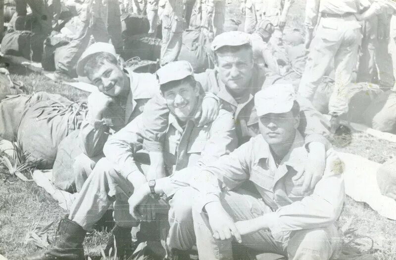 Афган без. Моджахеды в афганистане 1979. Афган без. Афганские хазарейцы. Название мероприятия про афганистан.