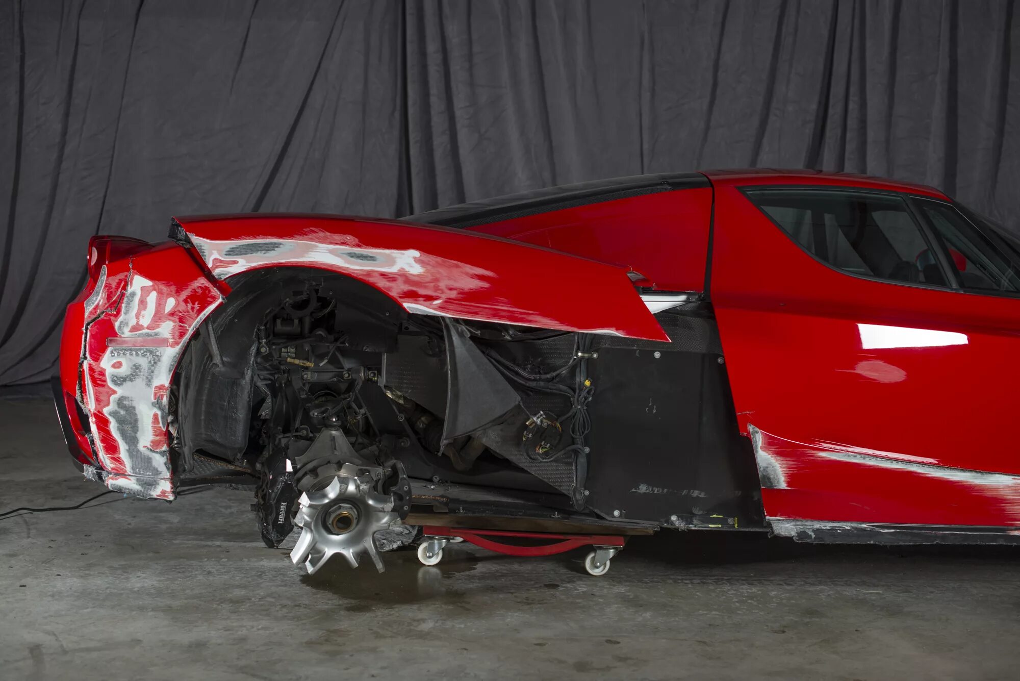 Crashed toys. Ferrari Enzo подвеска передняя. Силовые элементы кузова Феррари Энцо.