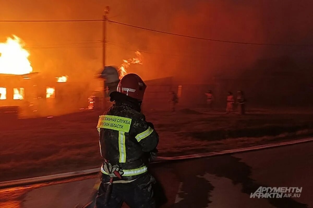 Пожар. Дом горит. Пожар фото. Пожар в доме. Горло горит огнем