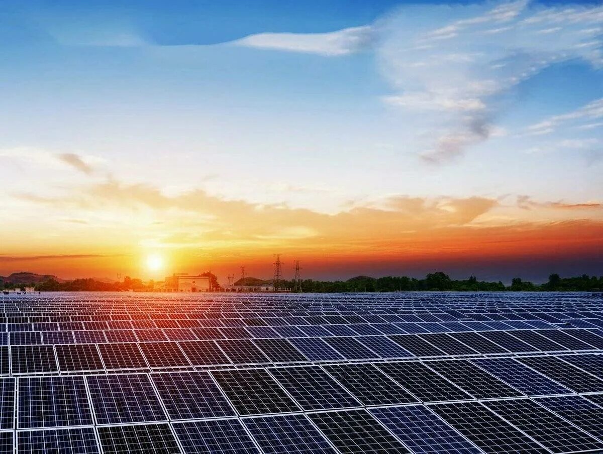 Солнечные батареи фото. Solar Energy Солнечная батарея. Гелиоэнергетика энергия солнца. Гелиоэнергетика (Солнечная Энергетика)-. Солнечная электростанция Италии.