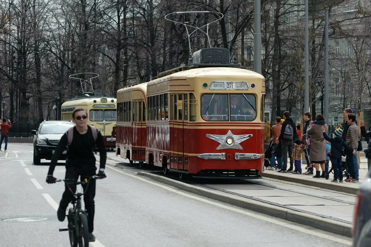 Маршрут парада трамваев. Парад трамваев. трамваи на чистых прудах праздник. включи картинки то есть парад трамваев.