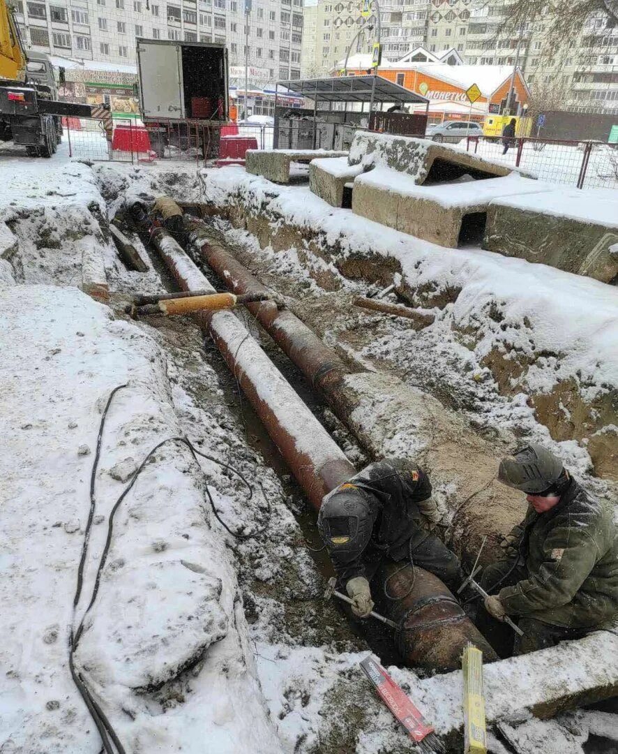 Участок теплосети. Прорыв трубы теплотрассы. Хабаровские тепловые сети хабаровск. Теплотрасса длинная. Теплотрасса зимой.