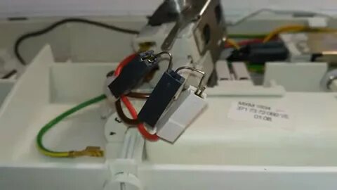 Холодильник атлант не работает камера
