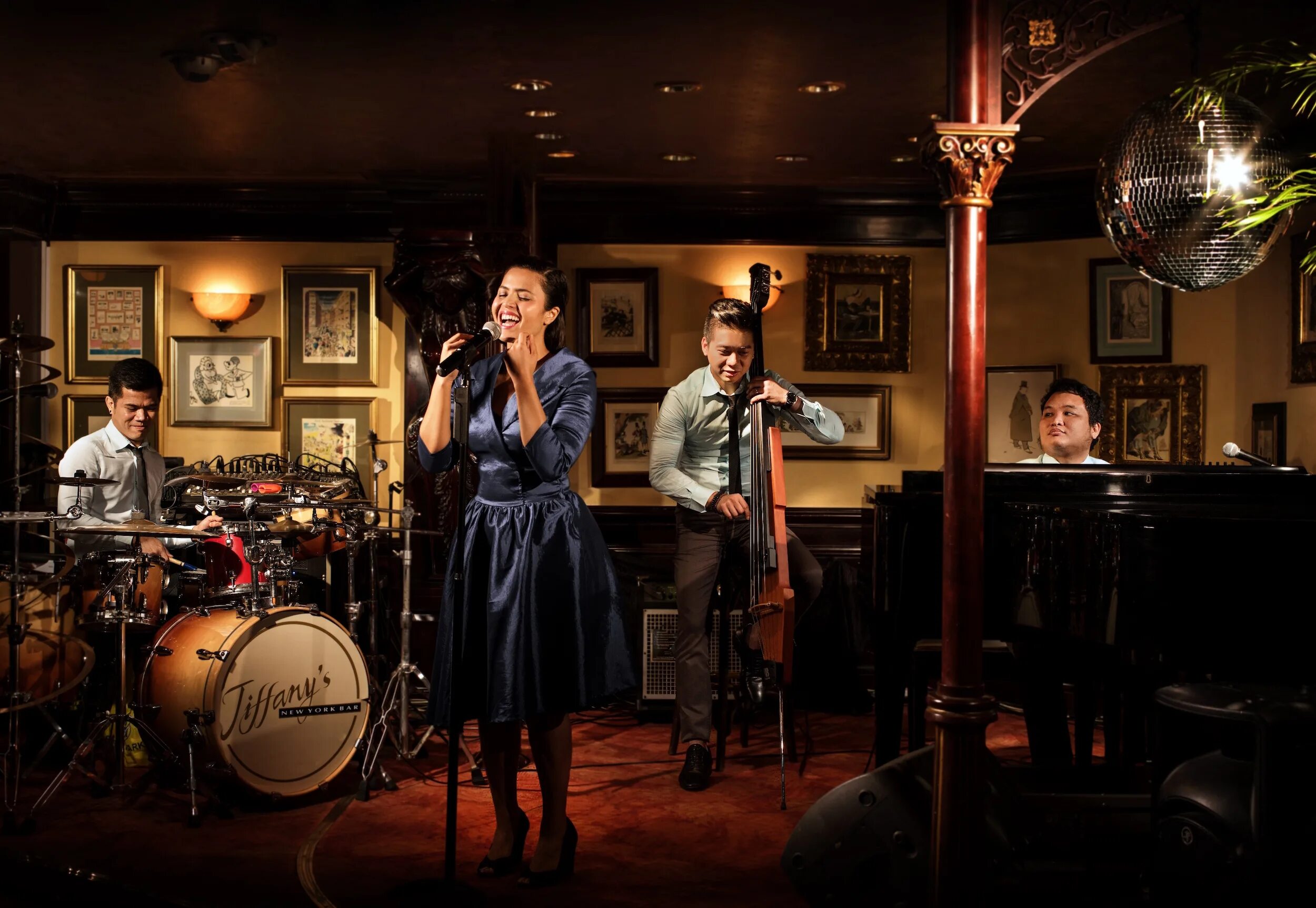 дом джаза. зритель джаз бар. джаз 60 годов в америке бар. джаз-клуб союз композиторов москва. джаз кафе америка.