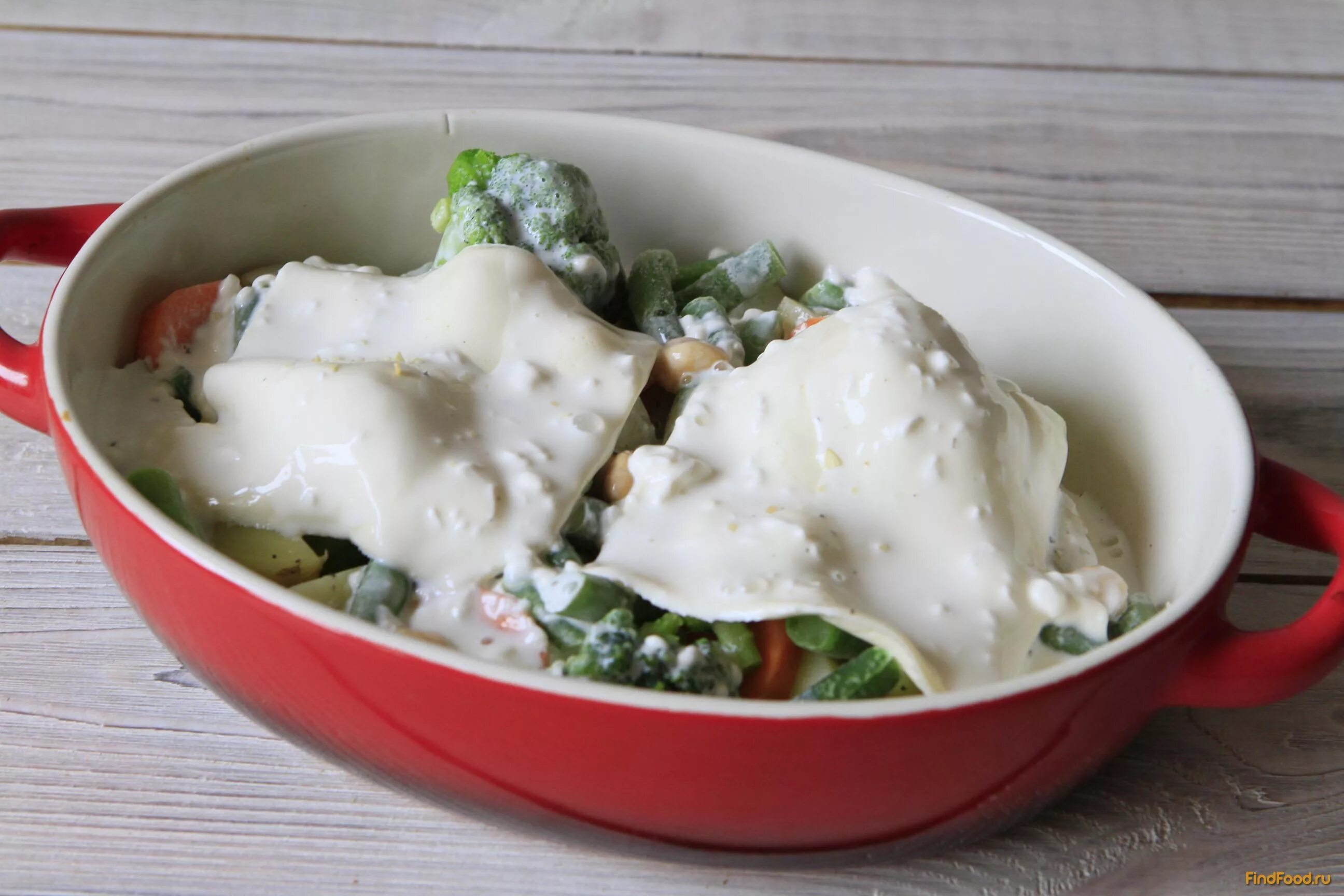 овощной гратен термидор. рецепт овощей со сливками. овощи припущенные в сметанном соусе. курица с брокколи в сливочном соусе. филе индейки с брокколи.