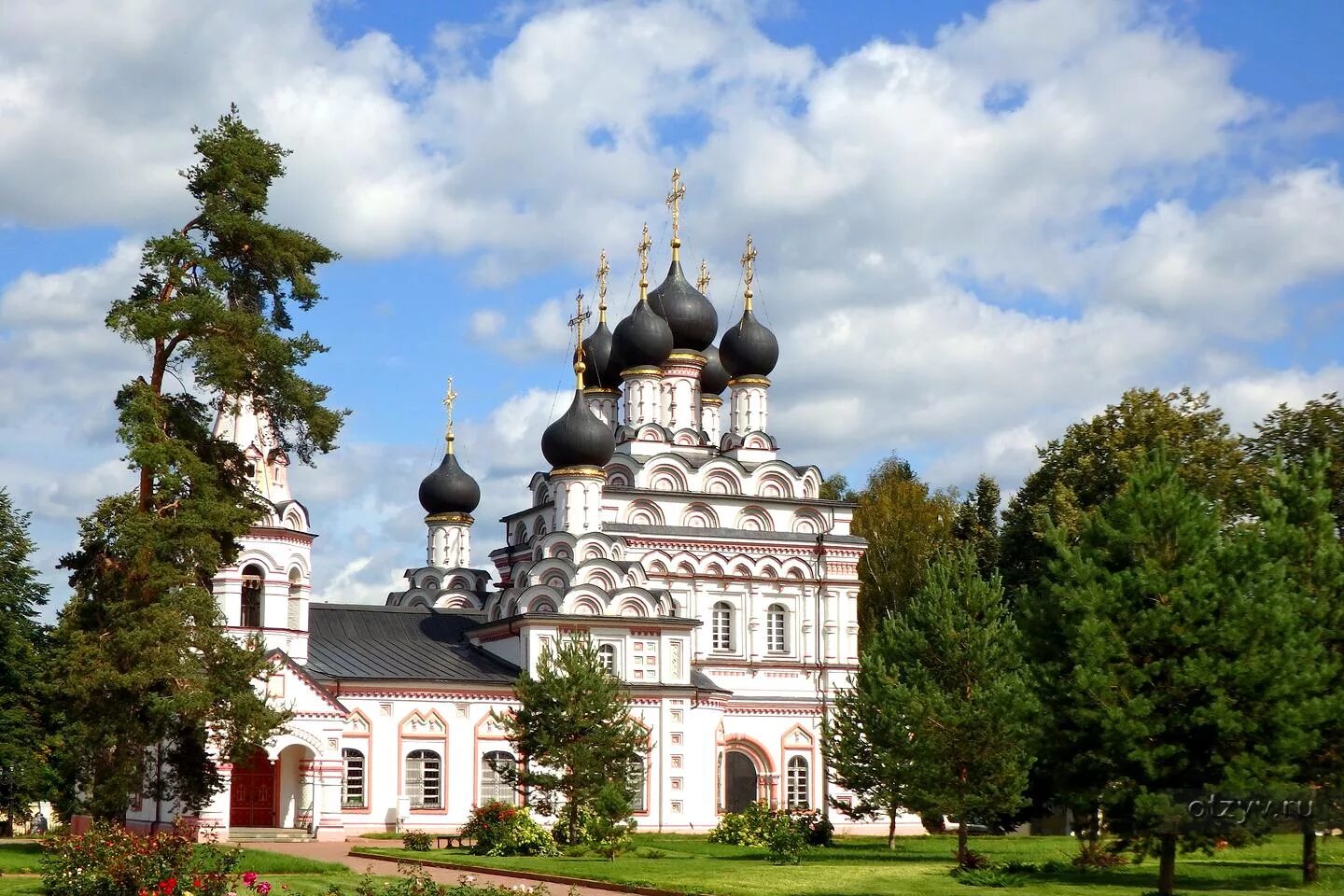 Подмосковный монастырь. Монастырь Акатово Клинский район.