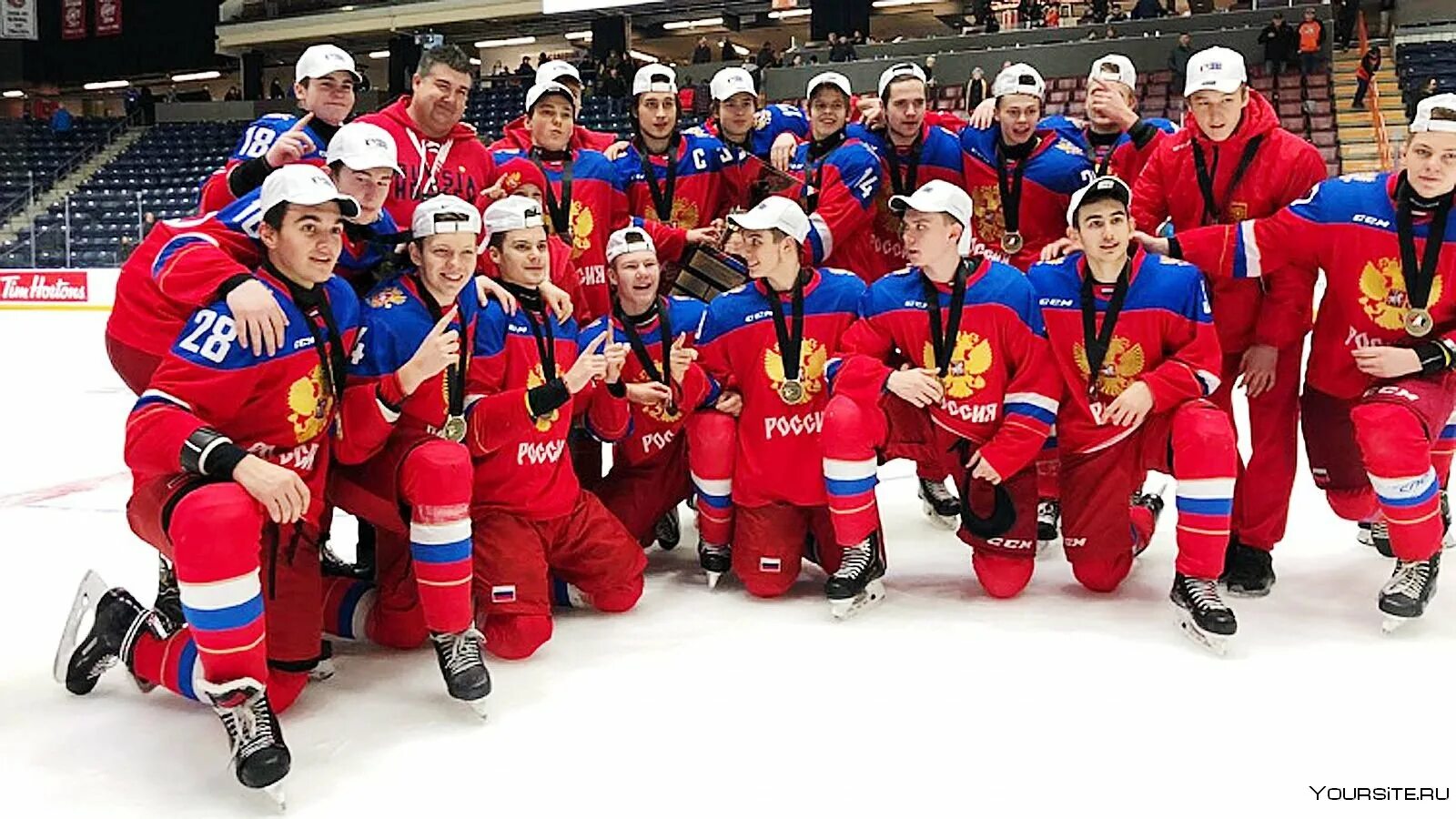 Хоккеисты сборной. Хоккей сборные фото. Молодёжная сбораня по хоккею 2003 канада. Хоккей сборные фото. Хоккей сборные фото.