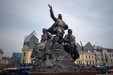 Памятник за власть советов владивосток