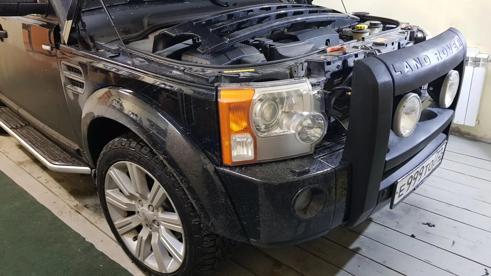 Фара ленд Ровер Дискавери 3. Land Rover Discovery 3 4.4 v8. Тюнинговые фары на Дискавери 3. Черные фары ленд Ровер Дискавери 3. Дискавери 3 бак