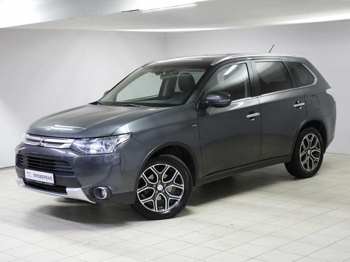 Mitsubishi Outlander 3. Mitsubishi Outlander III Рестайлинг. Mitsubishi Outlander 3 Рестайлинг 3. Митсубиси Аутлендер 2014 Рестайлинг.