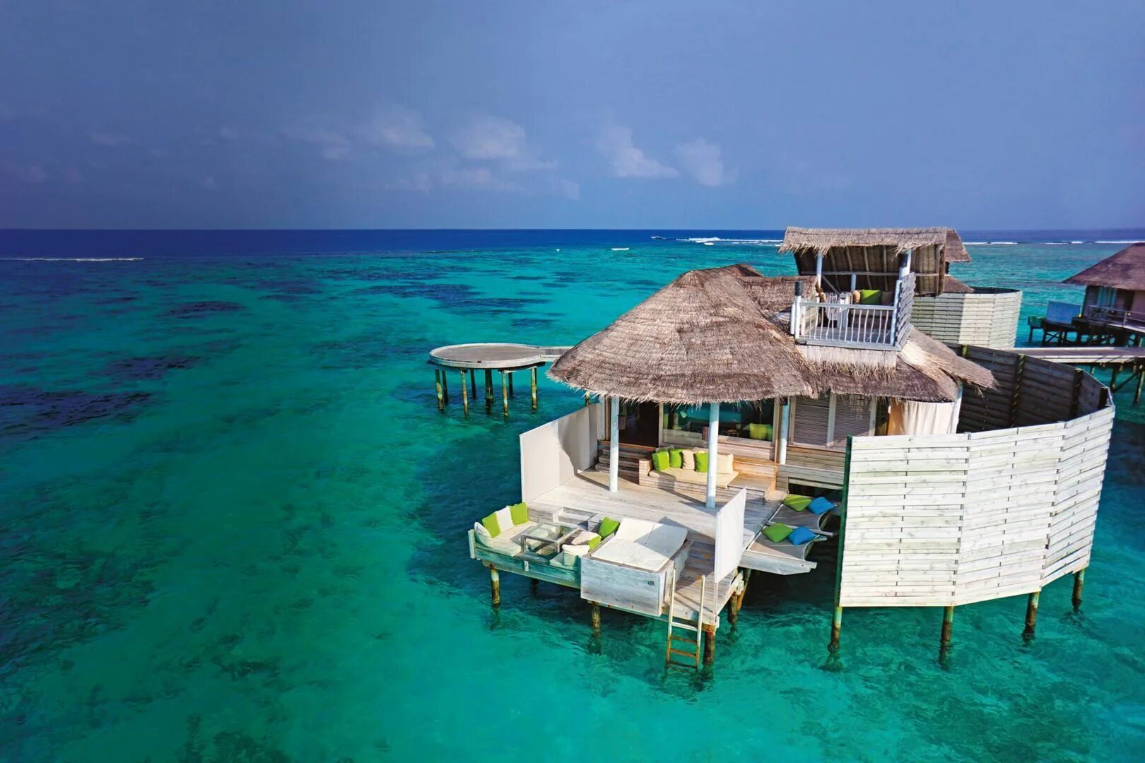 Что интересного есть на беру. Лааму Атолл Мальдивы. Остров Ган Мальдивы Лааму Атолл. Отель Six senses Laamu. Парадайз Бич Мальдивы.