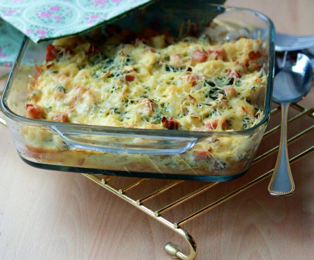 Запеканка в микроволновке быстро и вкусно рецепты. Запеканка из цветной капусты. запеканка из цветной капу. запеканка из цветной капусты в духовке. блюда из цветной капусты запеканка.
