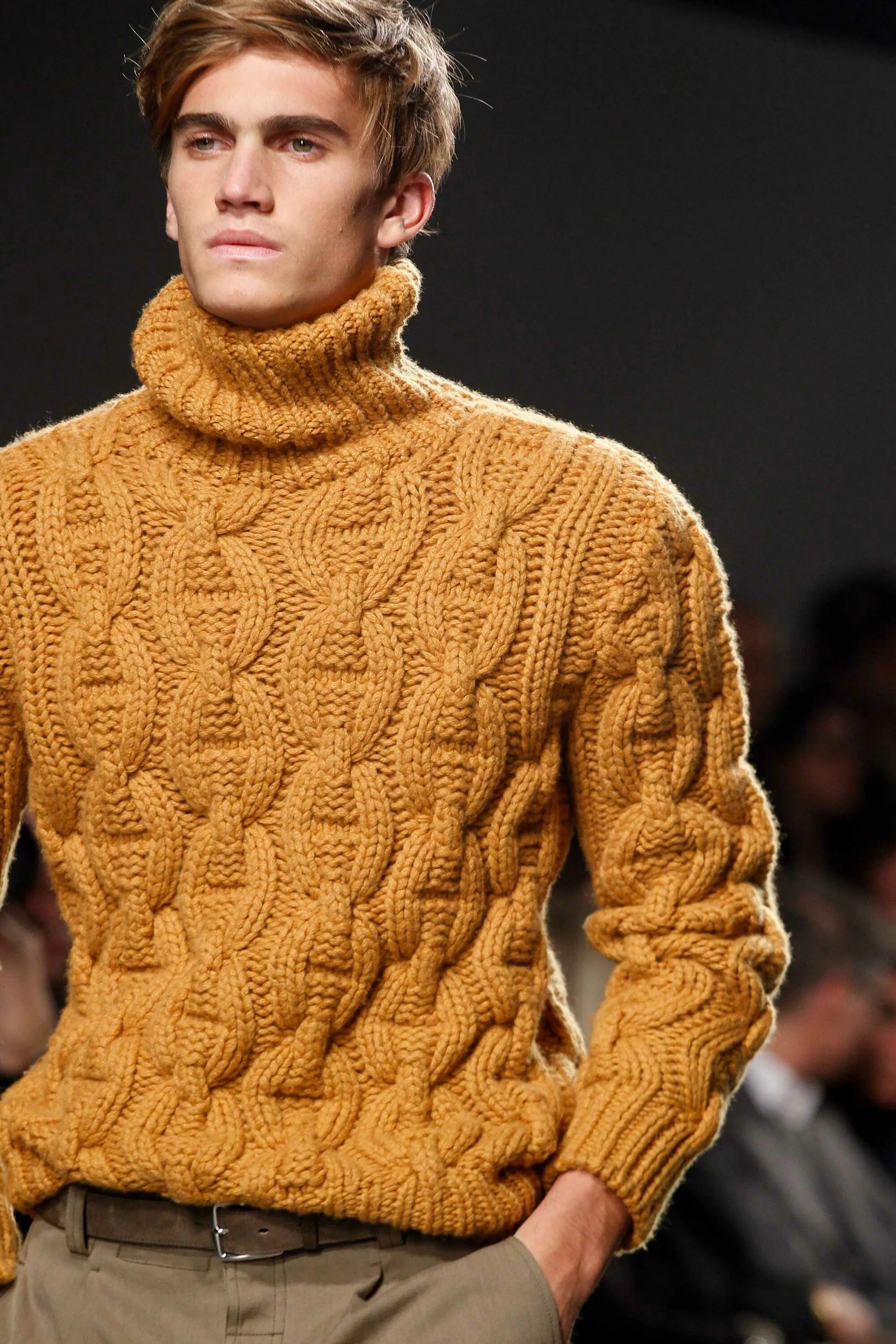 Мужской свитер Verena 2020. Вязаный свитер мужской. Модные мужские свитера. Стильный мужской свитер. Мужские модели спицами