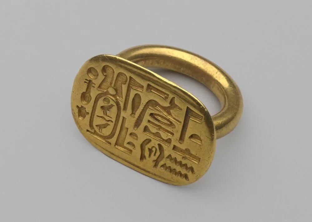 Античные перстни. Древние кольца. Золотые кольца древности. Железное античное кольцо.