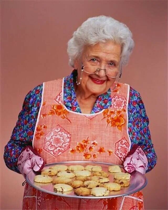 Бабушка готовит. Бабушка готовит. Бабушка с пирожками. Last weekend our granny her birthday. Grandma cooks.