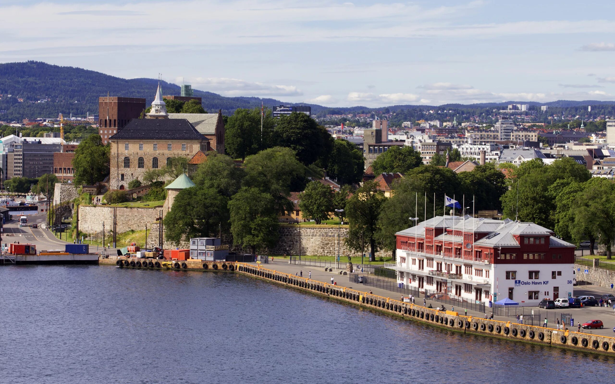 Осло столица какой страны в настоящее время. Oslo норвегия. норвежская столица осло. осло пристань. ород осло норвегия.
