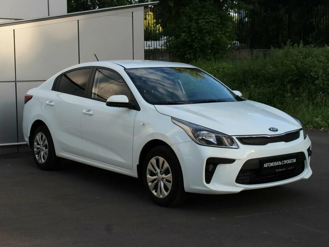 Киа Рио 4 белая. Kia Rio 4 белый. Kia Rio IV 1.4 белая. Киа Рио 2017 белая седан.