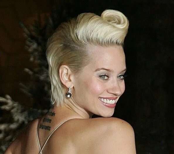 Pin von Alle Priestley auf hair Mohawk frisur, Frisur volumen, Frisuren