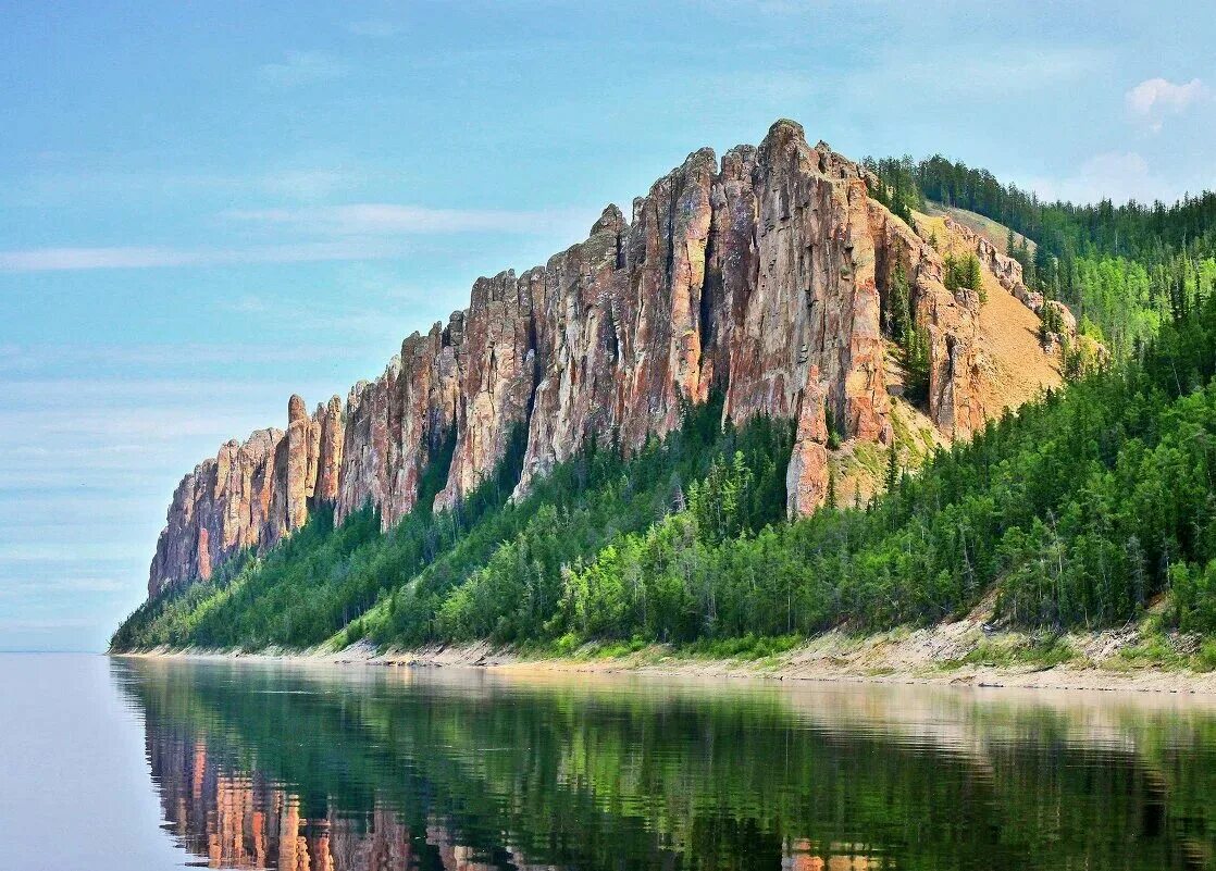 Республика саха какие. Якутск Ленские столбы. Река Лена Якутия Ленские столбы. Национальный парк Ленские столбы. Природный парк "Ленские столбы" (Якутия) ЮНЕСКО.