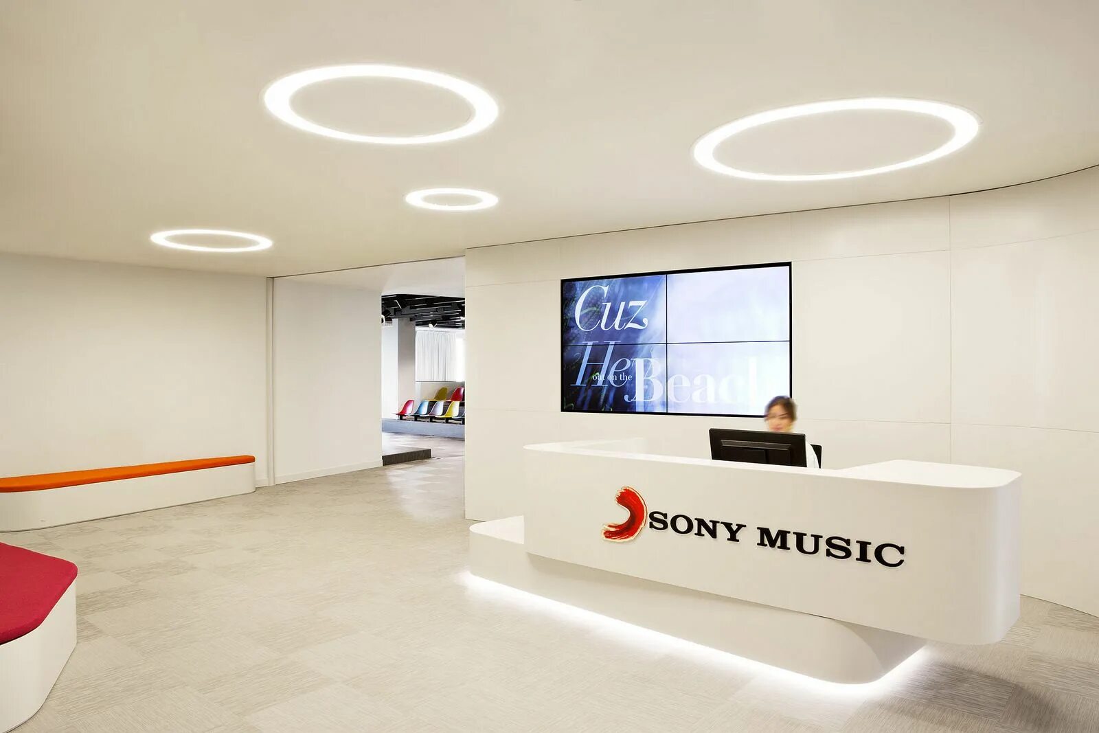 S one music. Штаб-квартира Sony Corporation в Токио. Sony Office. Сони Мьюзик. Офис компании сони.
