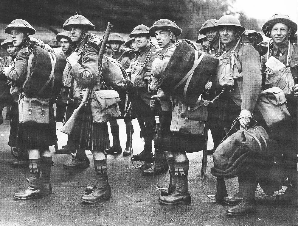 Французские солдаты второй мировой войны 1940. Британский солдат 2 мировой войны. Британский солдат ww1 1917. Солдаты Британии ww2.