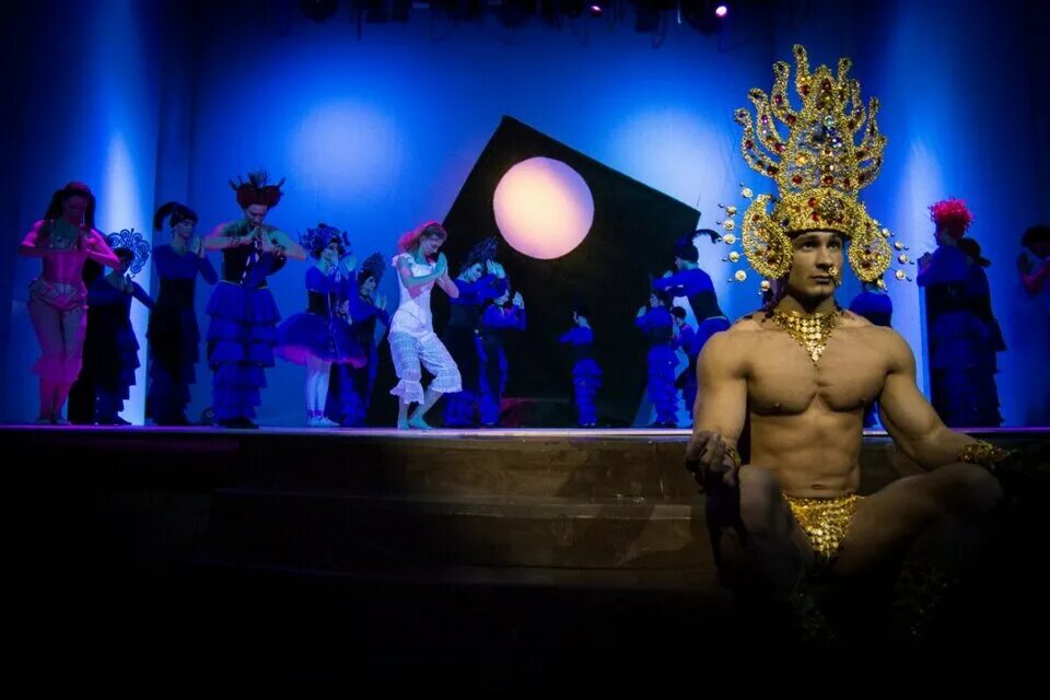 константин райкин творческий вечер. спектакль красноярск афиша 2024. опера сцена. матренин двор театральная постановка. матренин двор спектакль.