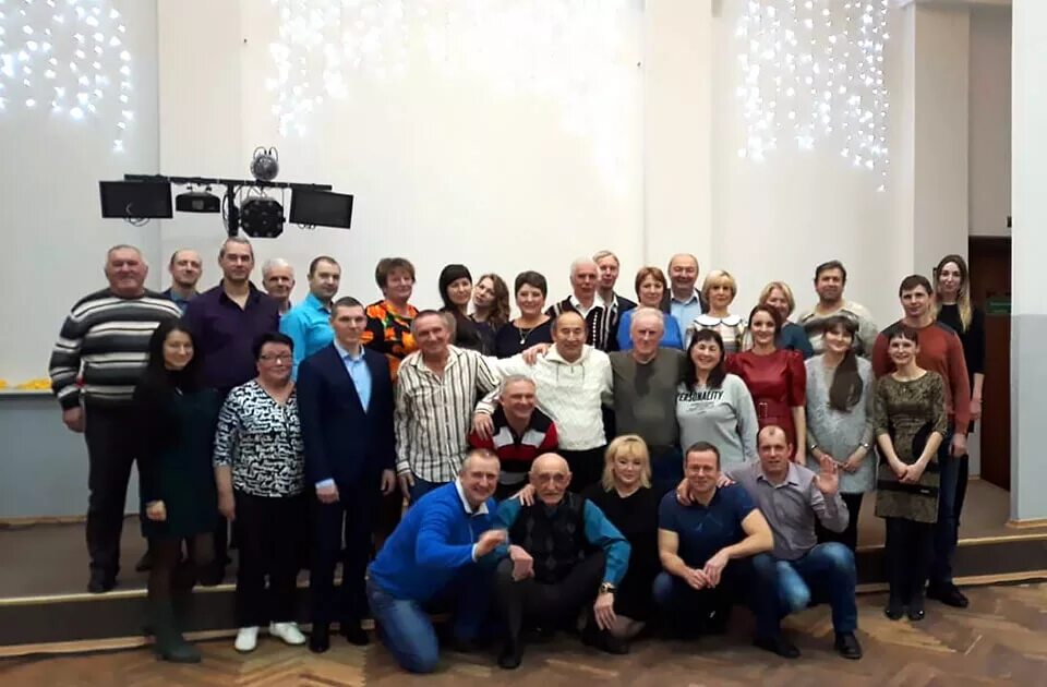 Матушка антонина углич. Первомайская улица углич. Углич ярославской. Зимние развлечения в угличе. Туристы в угличе.